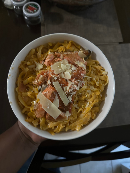 Bowl of chicken alfredo